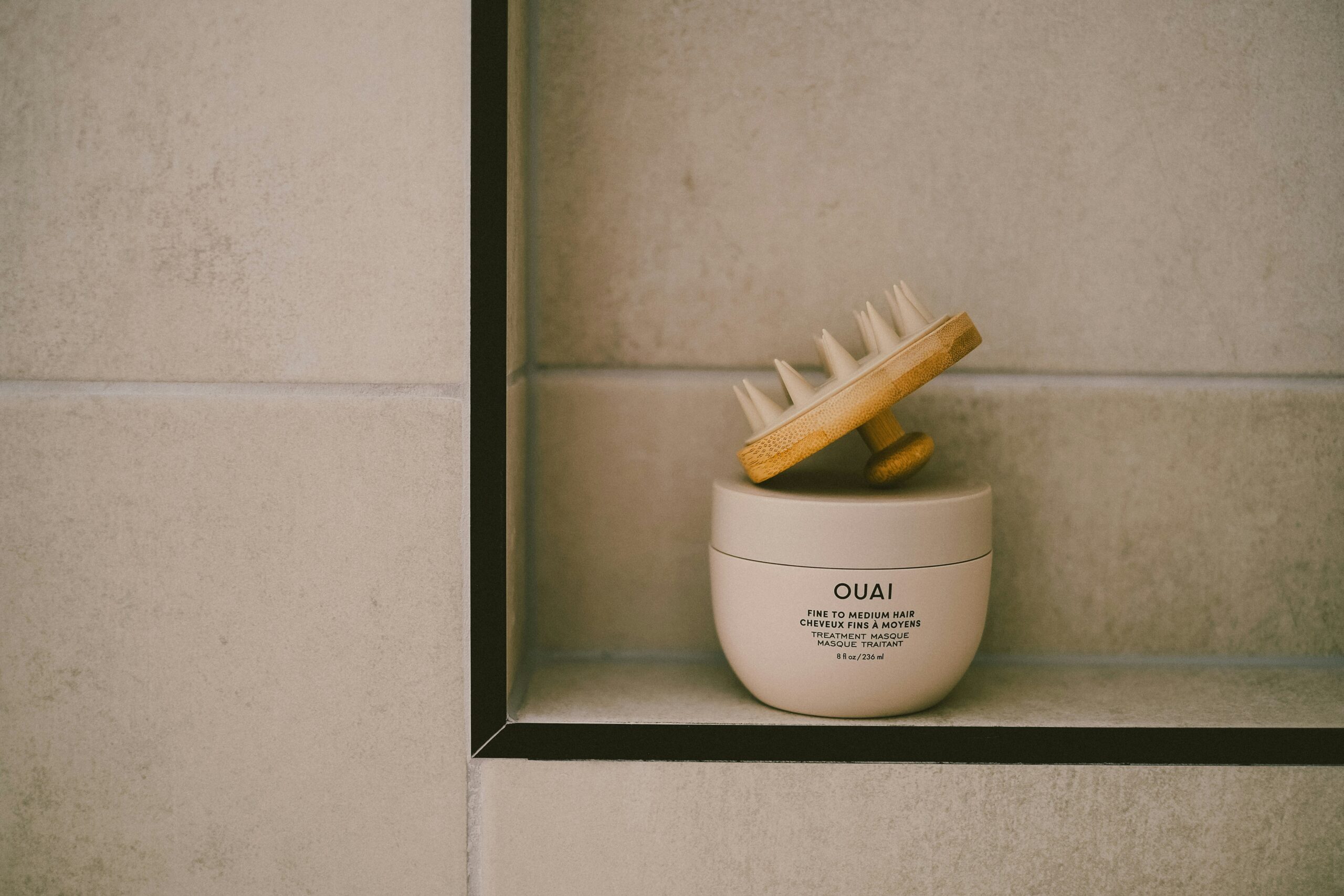 The Ultimate Guide to Post-Bath Detangling: Mastering Bristle Brushes for Pet Grooming